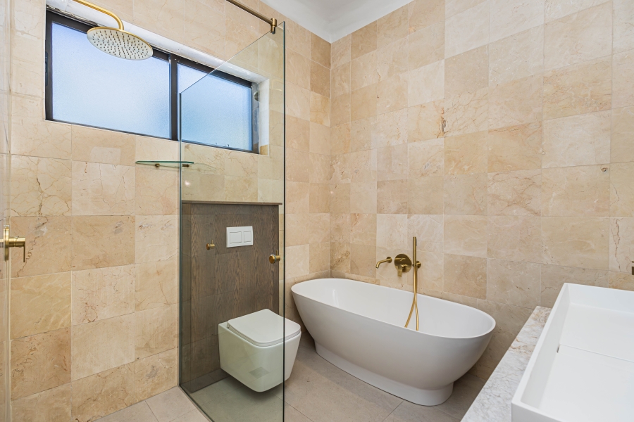 3 Bedroom Property for Sale in Fresnaye Western Cape